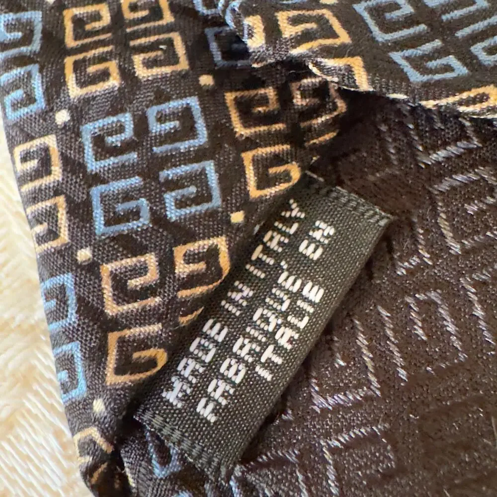 Givenchy Paris 4G 100% Silk Mens Tie Classic Hallmark Monogram Made in Italy